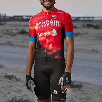 Ir 2021. BAHREINĀ UZVARU Riteņbraukšanas Komandas Sacīkšu Apģērbs Vīriešu Īsām Piedurknēm Jersey Tērpi Ātri Sausas Čempions Apģērbu Ciclismo Komplekti